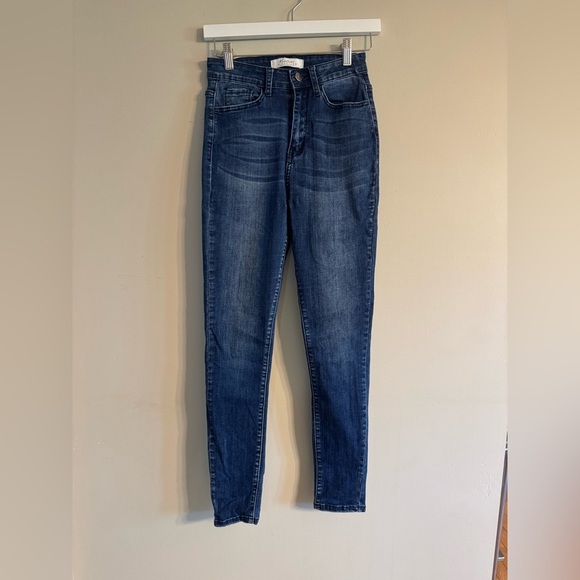 5/$25 Kancan Skinny Jean - Picture 1 of 4